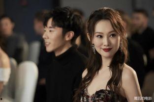 姨太扒娱乐吃瓜吃到自己,从吃瓜到自扒，一场娱乐圈的狂欢盛宴